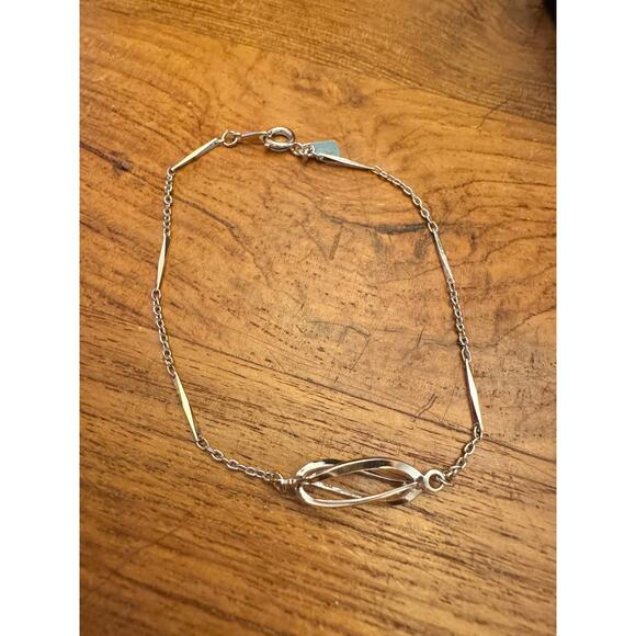 Vintage silver tone accents by hallmark bracelet - Picture 1 of 4